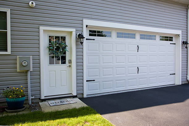 24/7 Emergency Garage Door Panel Replacement experts in Adams County County, IN